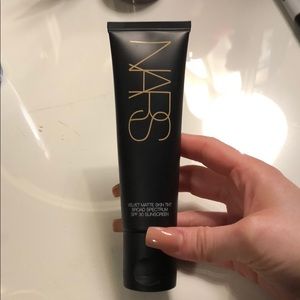 NARS Velvet Matt Skin Tint